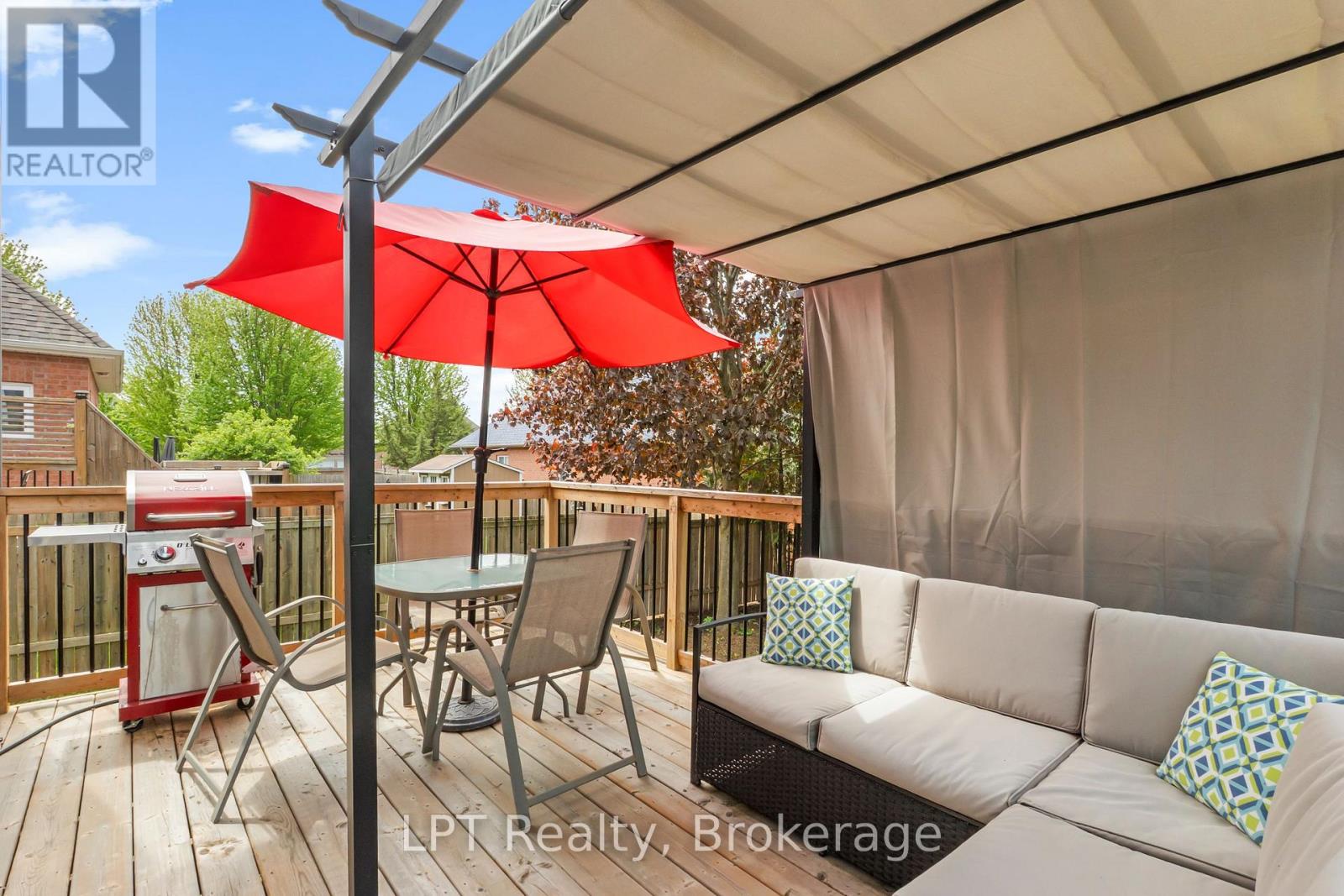 111 BAYVIEW AVENUE - 34