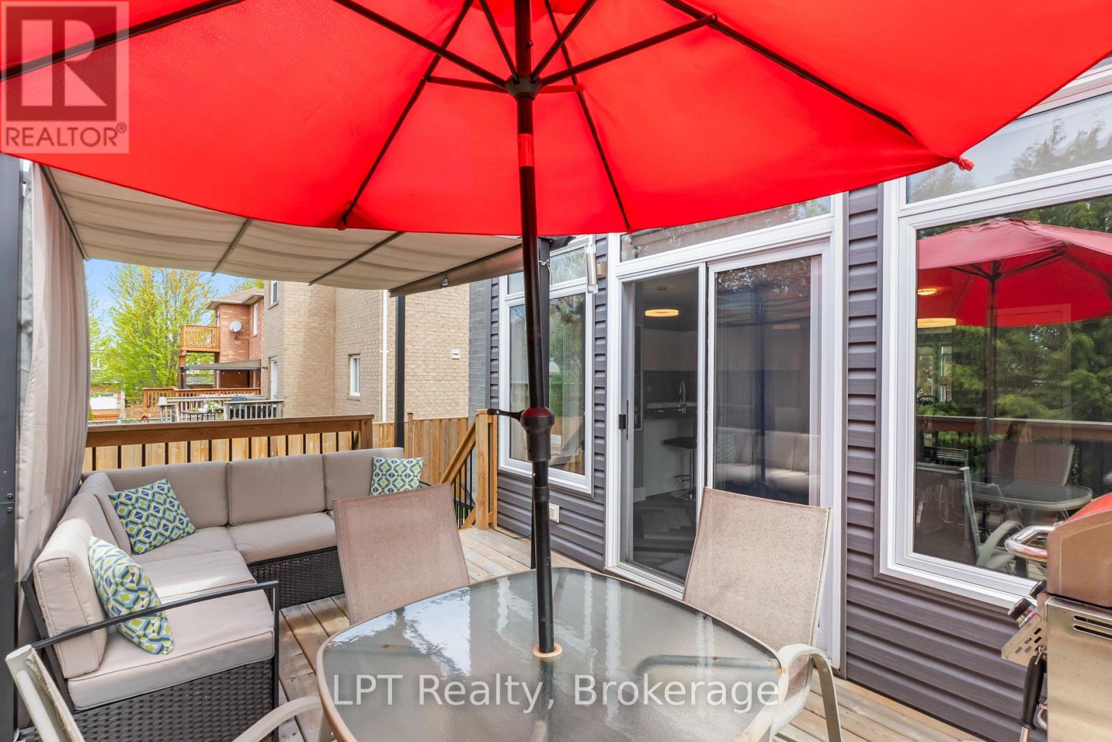 111 BAYVIEW AVENUE - 35