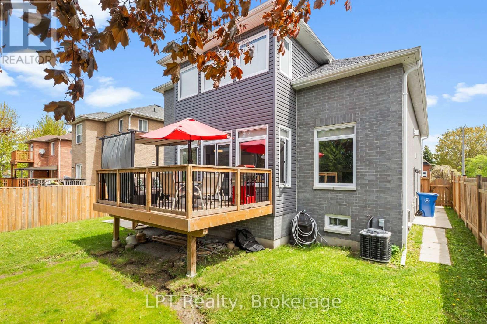 111 BAYVIEW AVENUE - 37