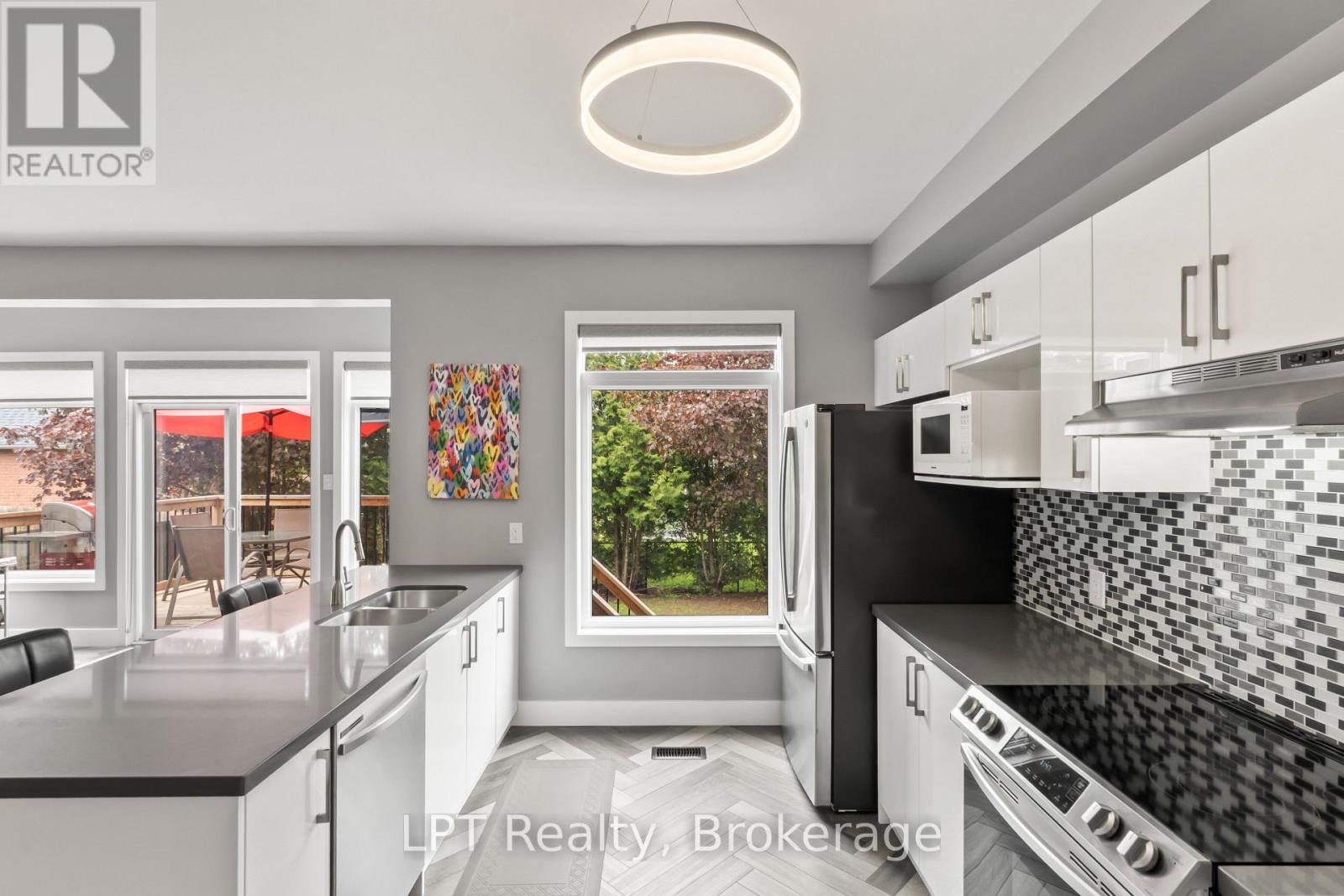 111 BAYVIEW AVENUE - 8