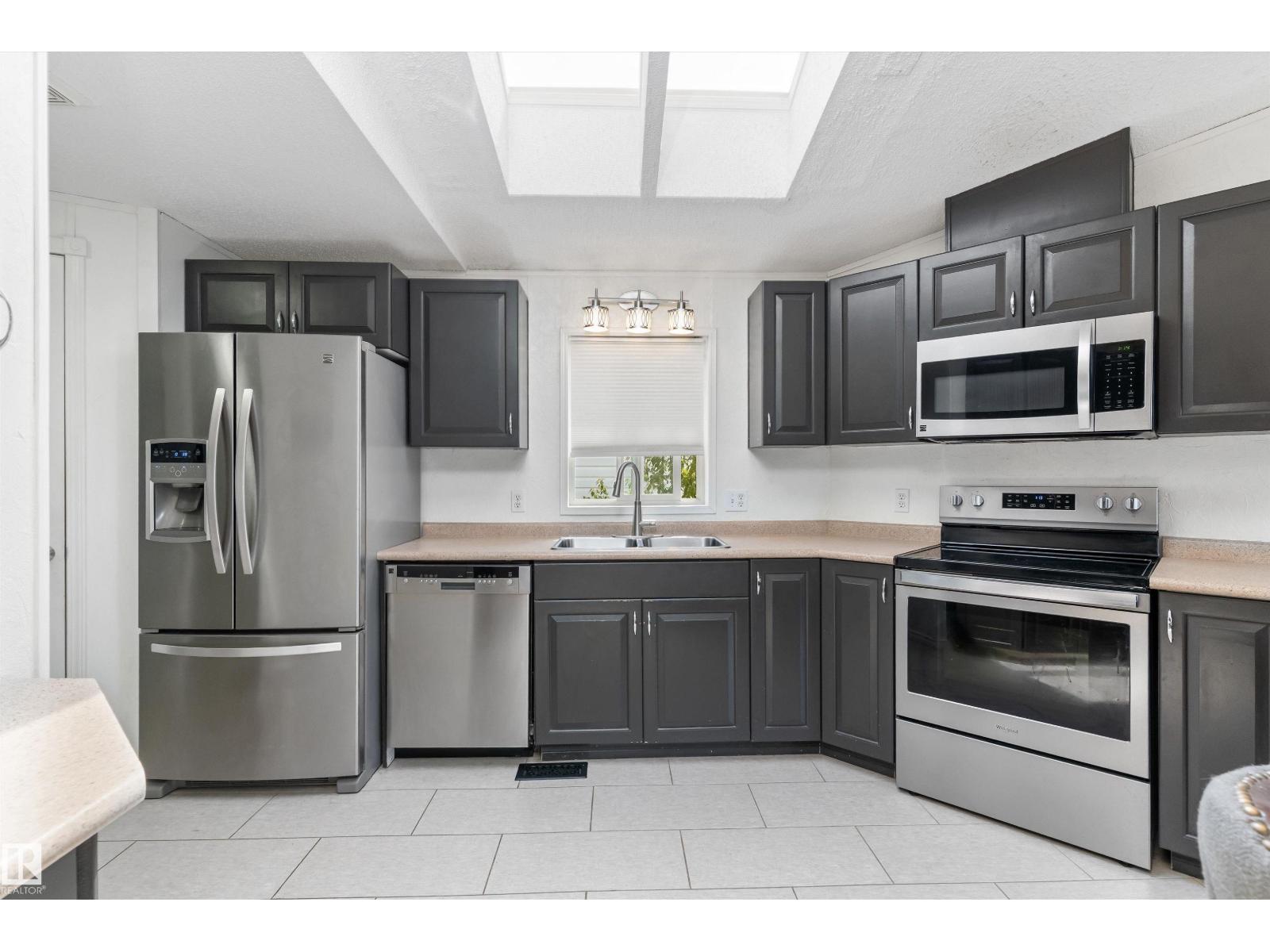 1661 Jubilee Crescent - 15