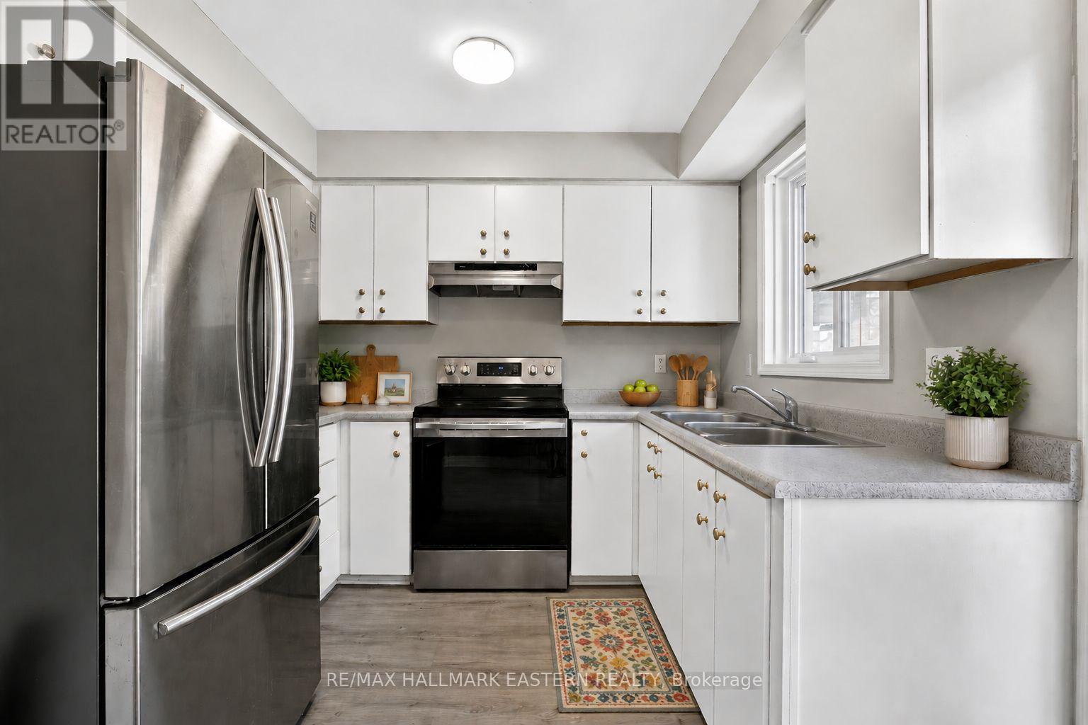285 TOWERHILL ROAD - 8