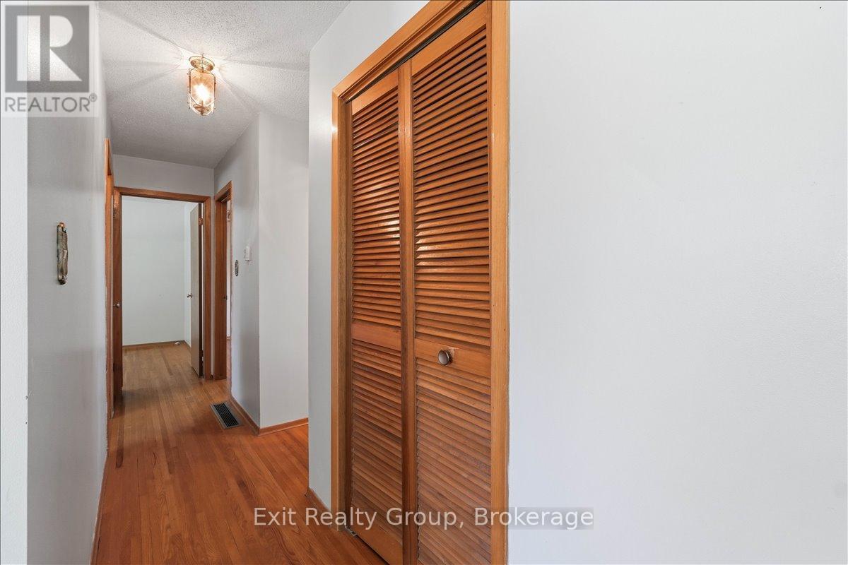 261 BYRON STREET - 14
