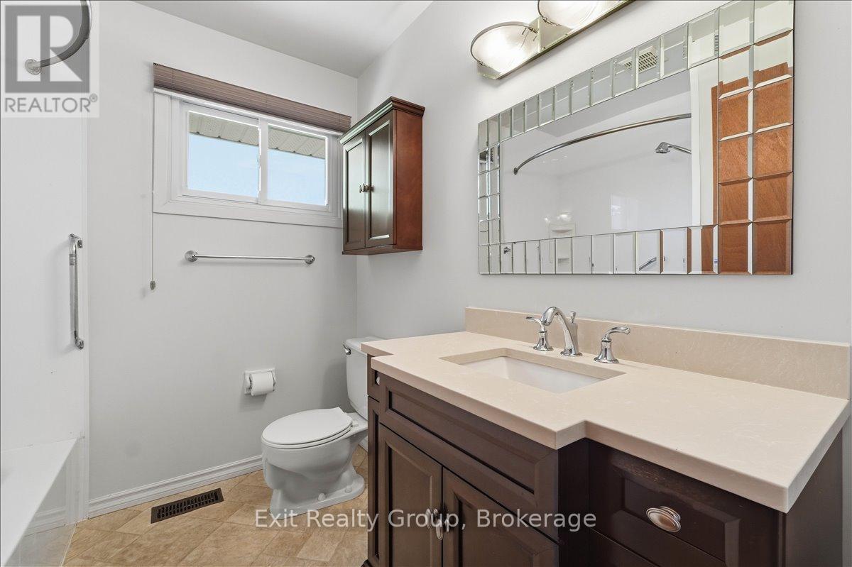 261 BYRON STREET - 15