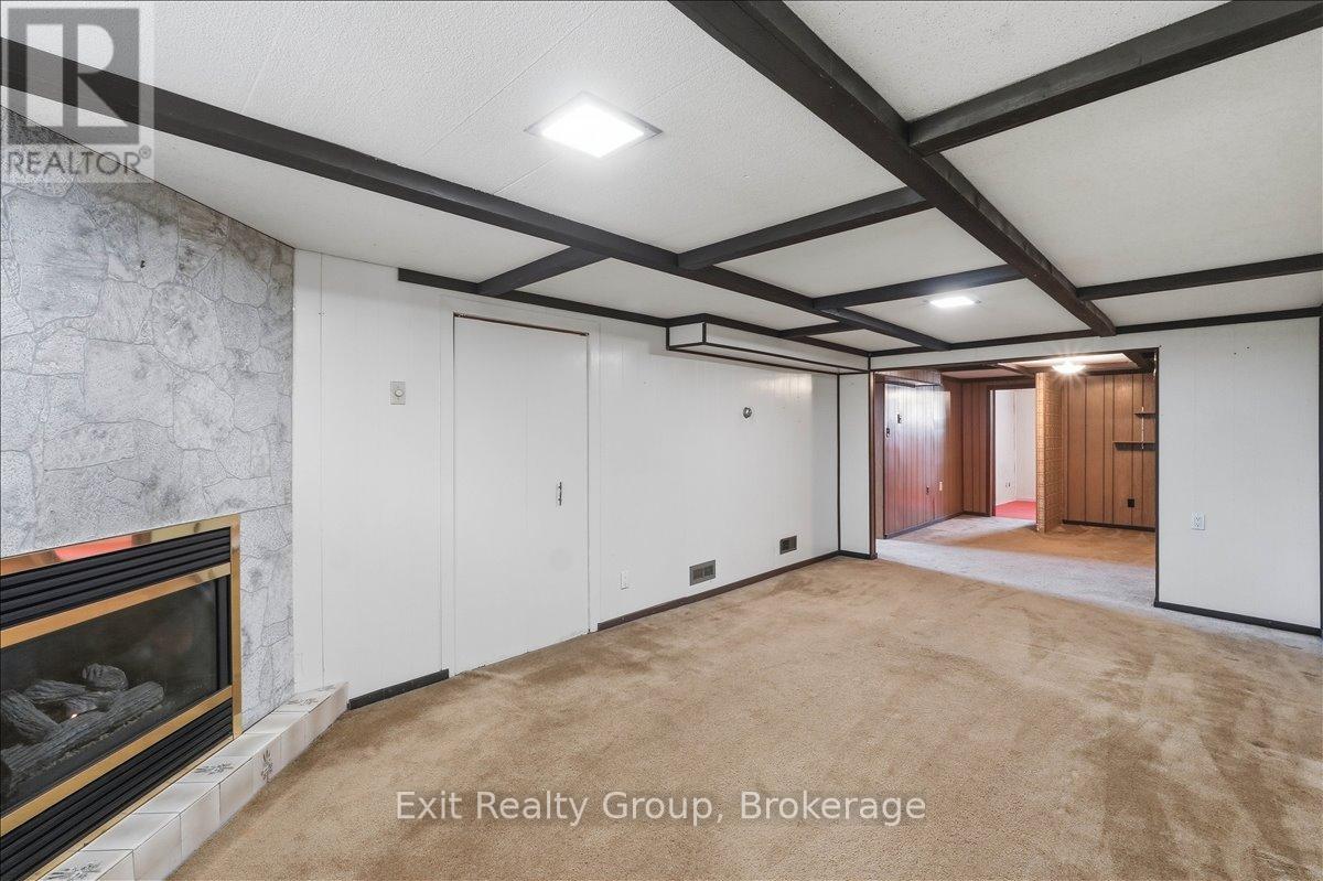 261 BYRON STREET - 26