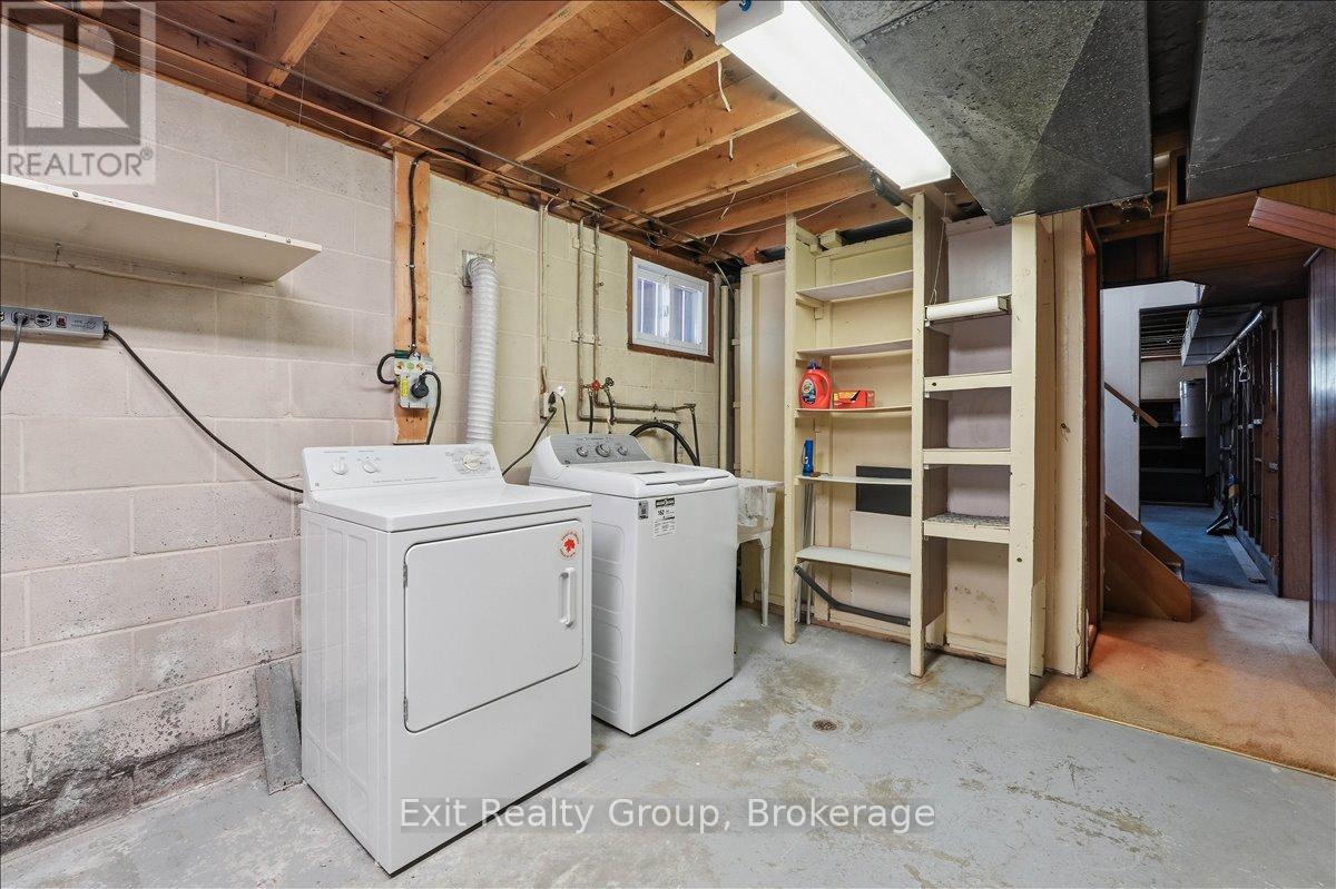 261 BYRON STREET - 27