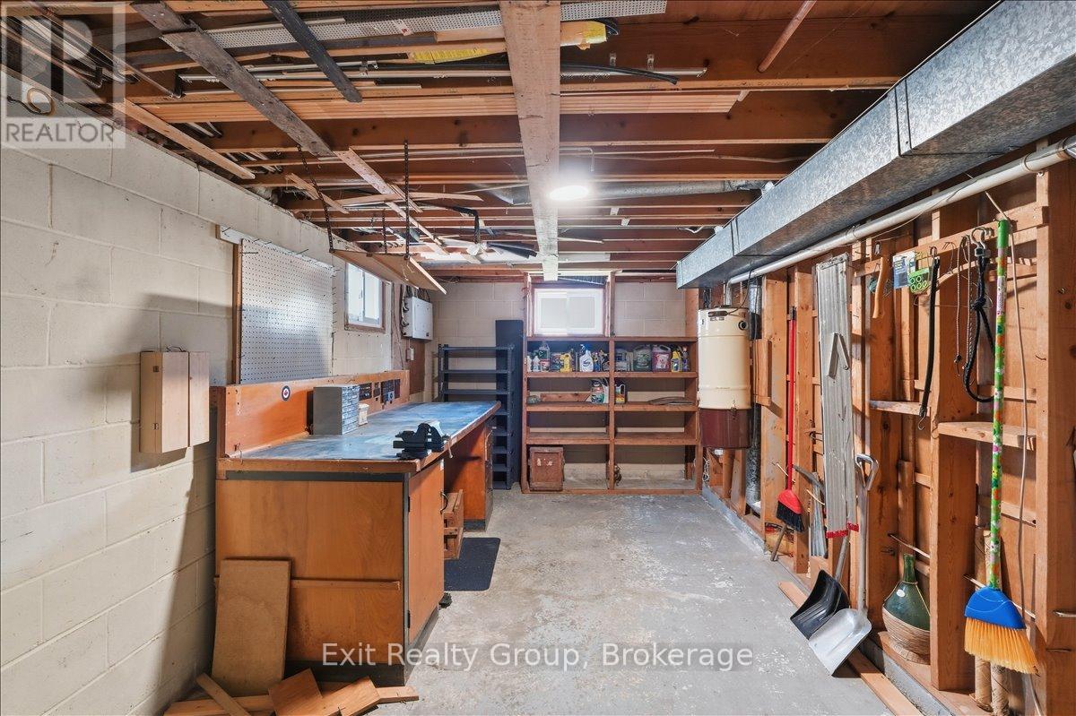 261 BYRON STREET - 29