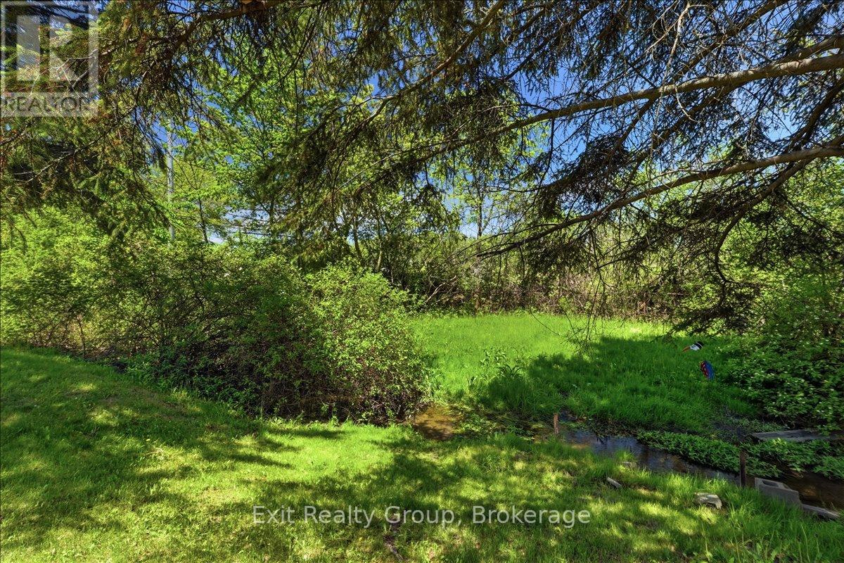 261 BYRON STREET - 33