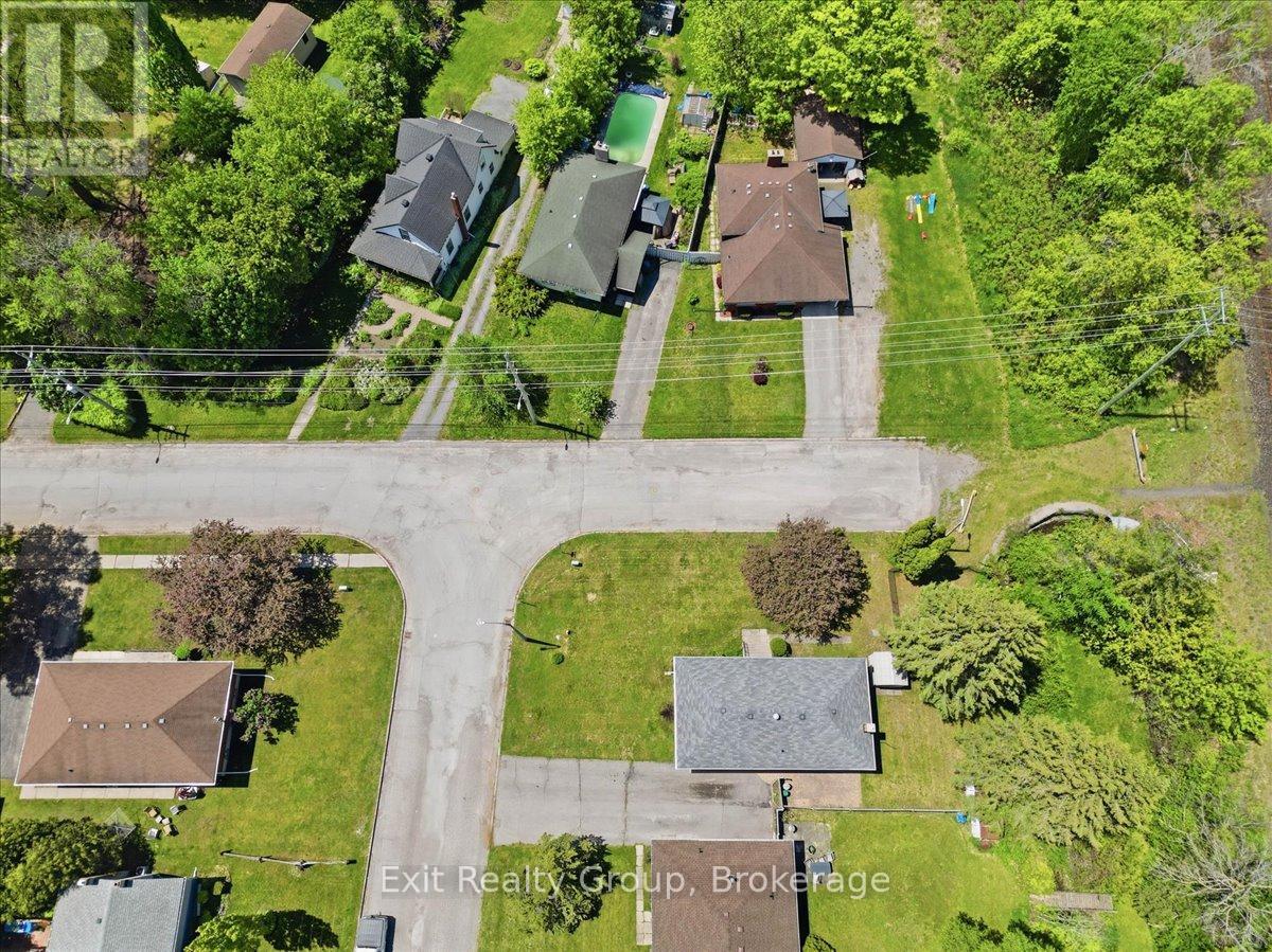 261 BYRON STREET - 39