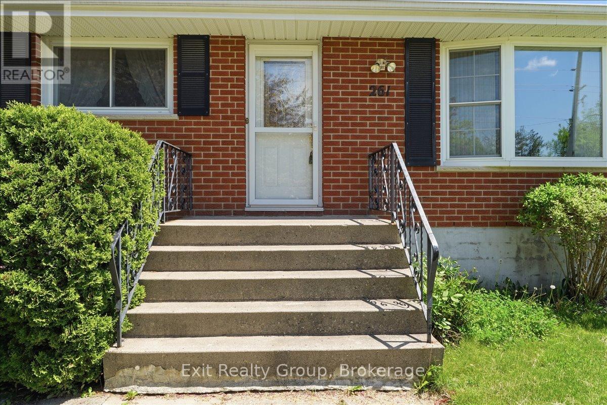 261 BYRON STREET - 4