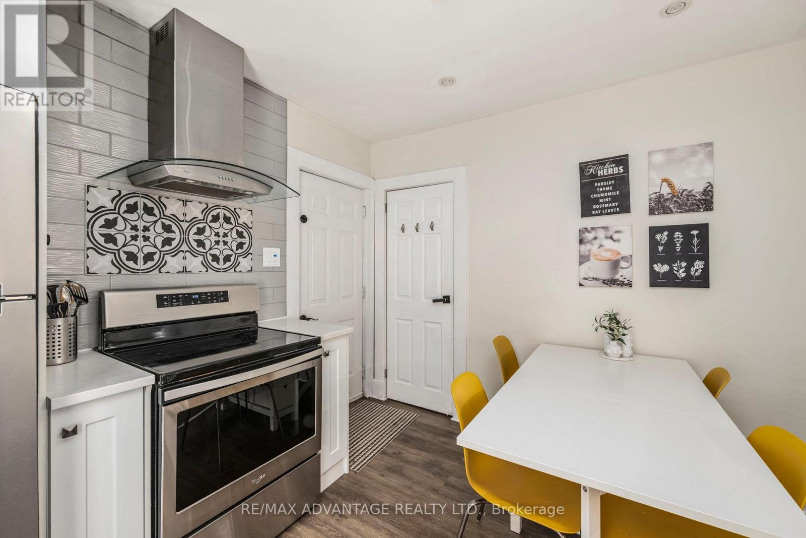 577 ENGLISH STREET - 12