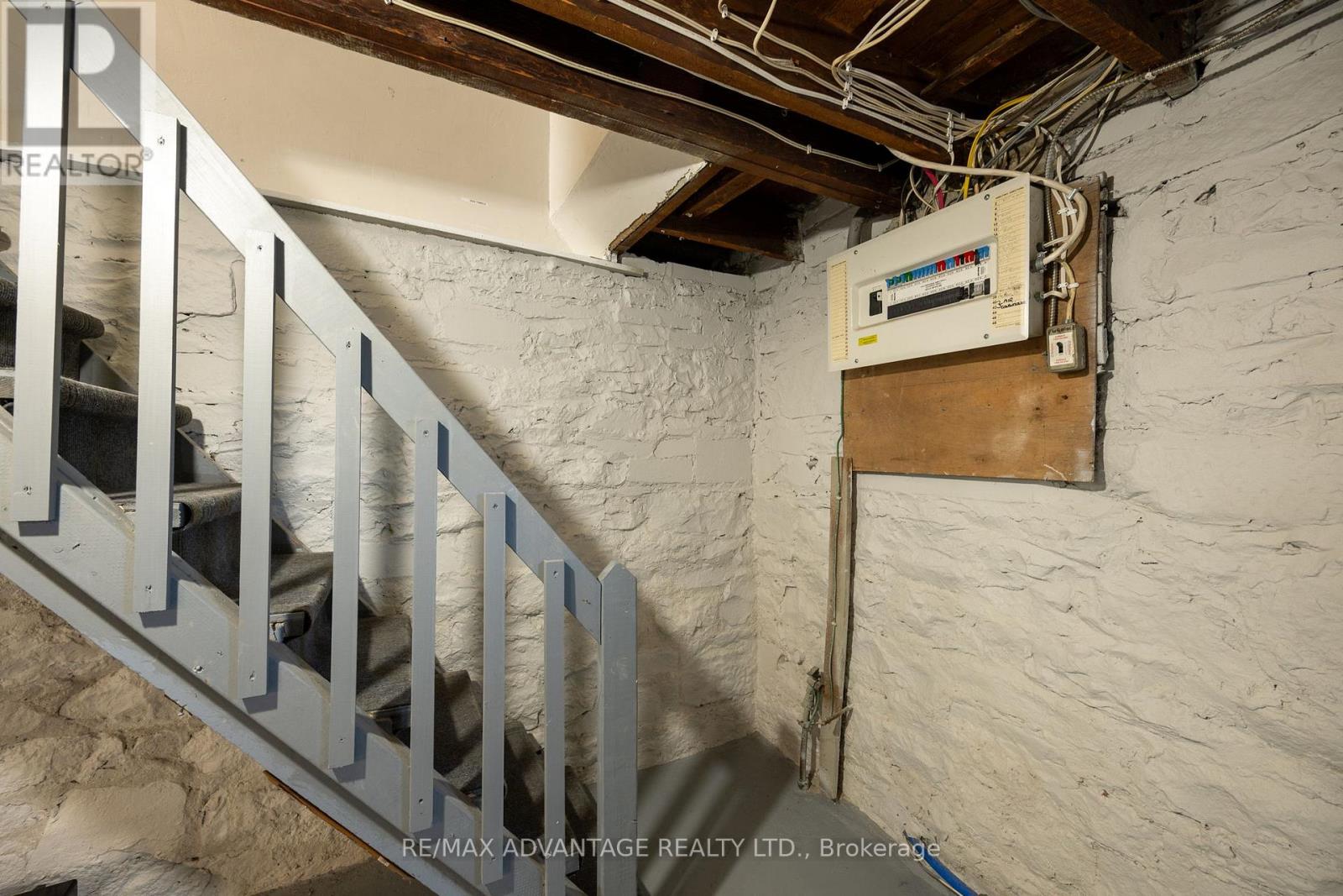 577 ENGLISH STREET - 18