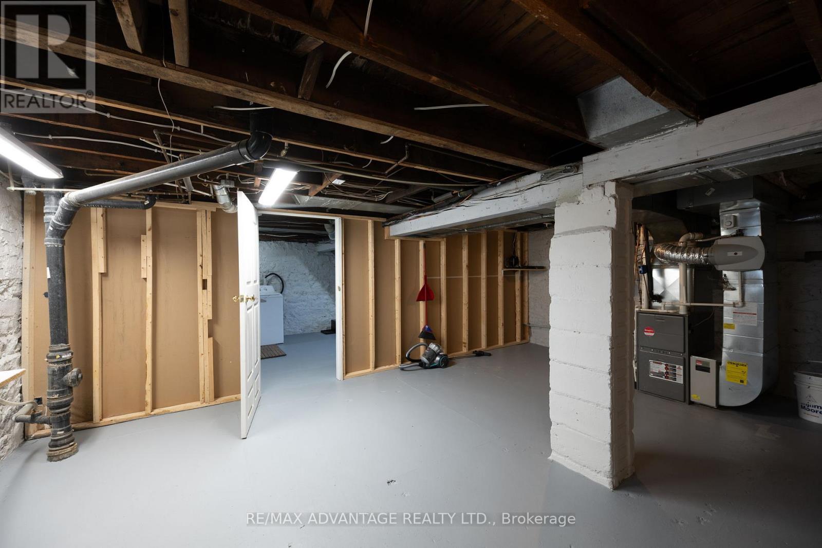 577 ENGLISH STREET - 20