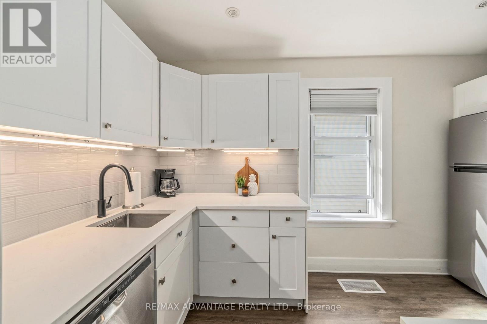 577 ENGLISH STREET - 9