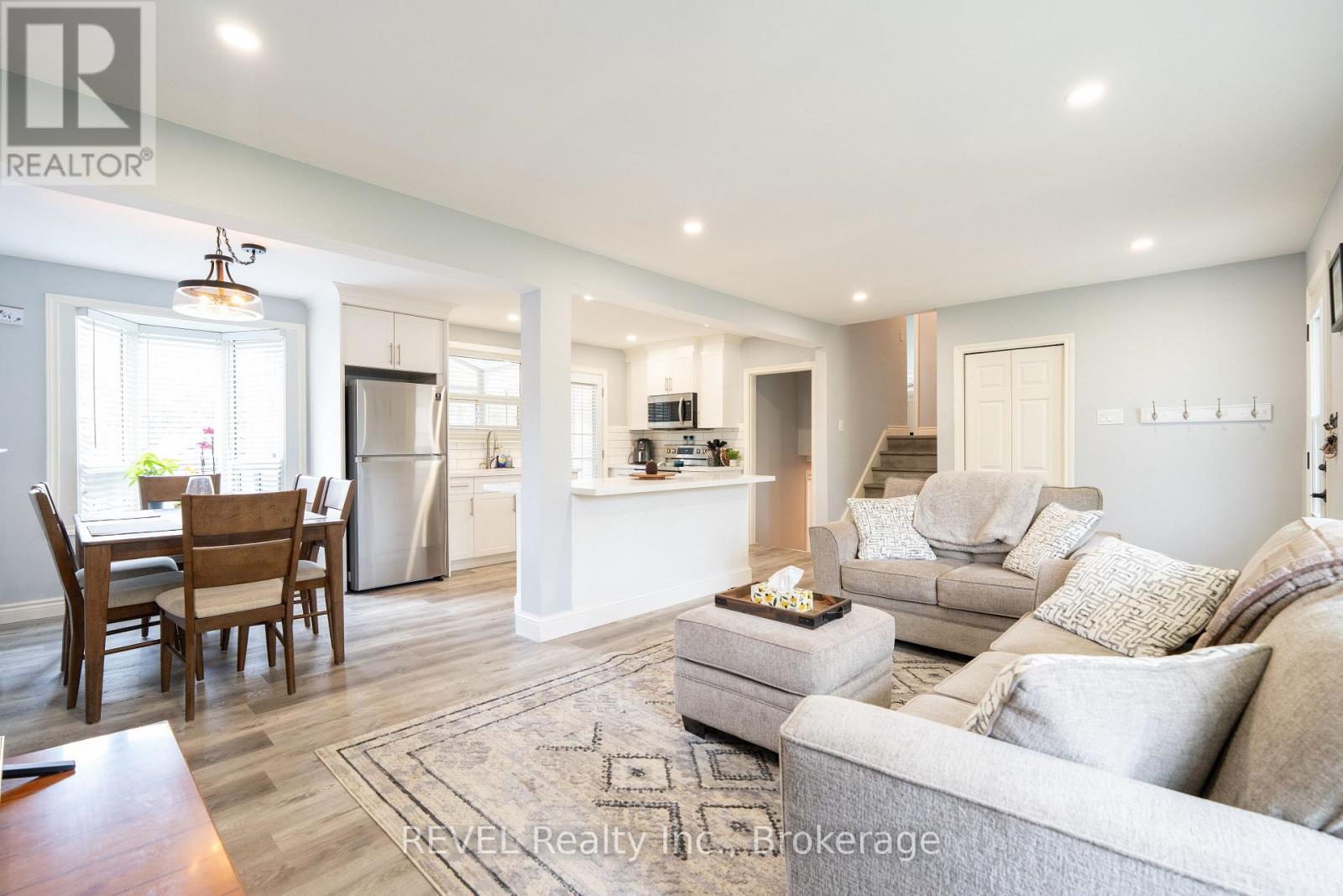 4480 QUEENSWAY GARDENS - 5