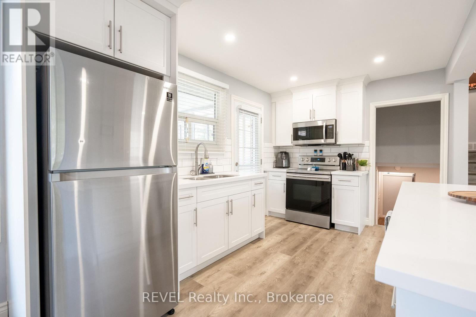 4480 QUEENSWAY GARDENS - 9
