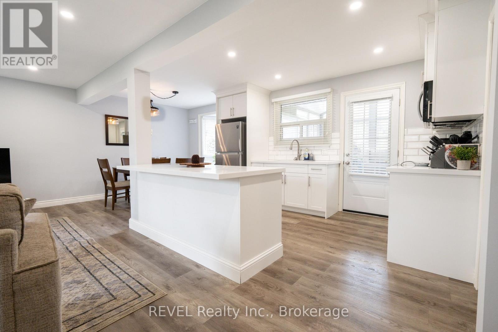 4480 QUEENSWAY GARDENS - 8