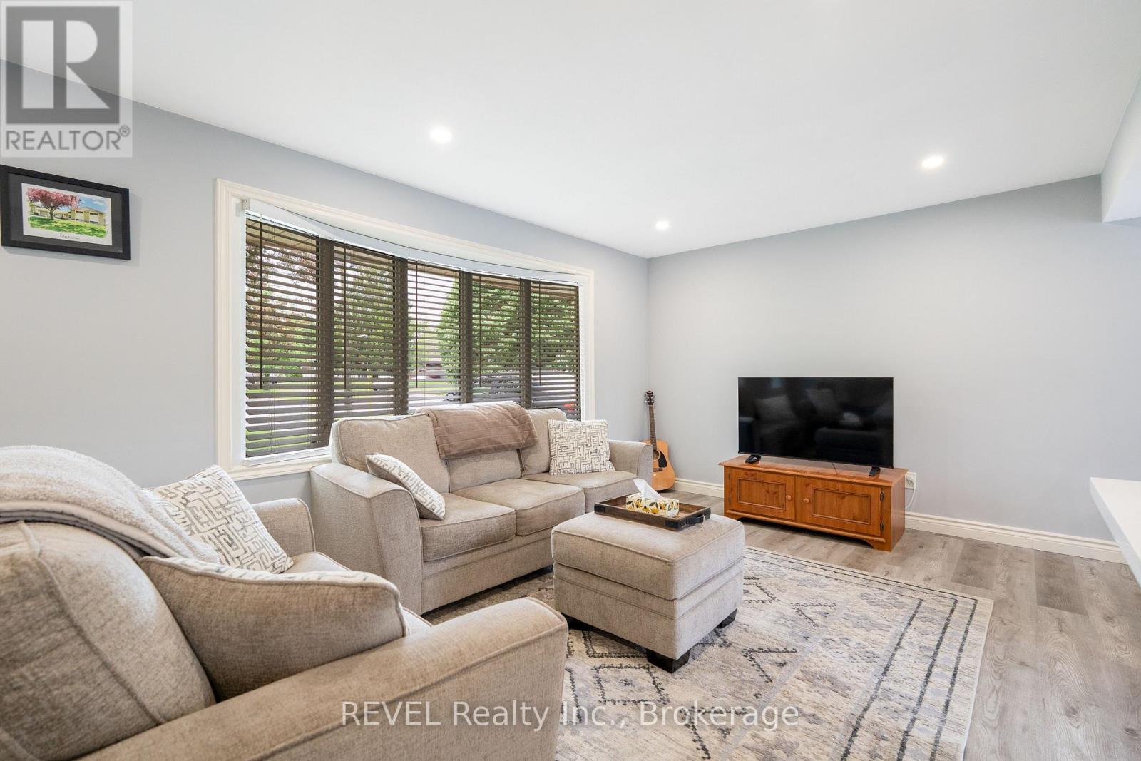 4480 QUEENSWAY GARDENS - 6