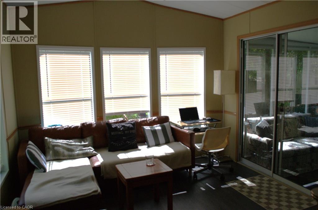 #58 673 BRANT WATERLOO Road - 16