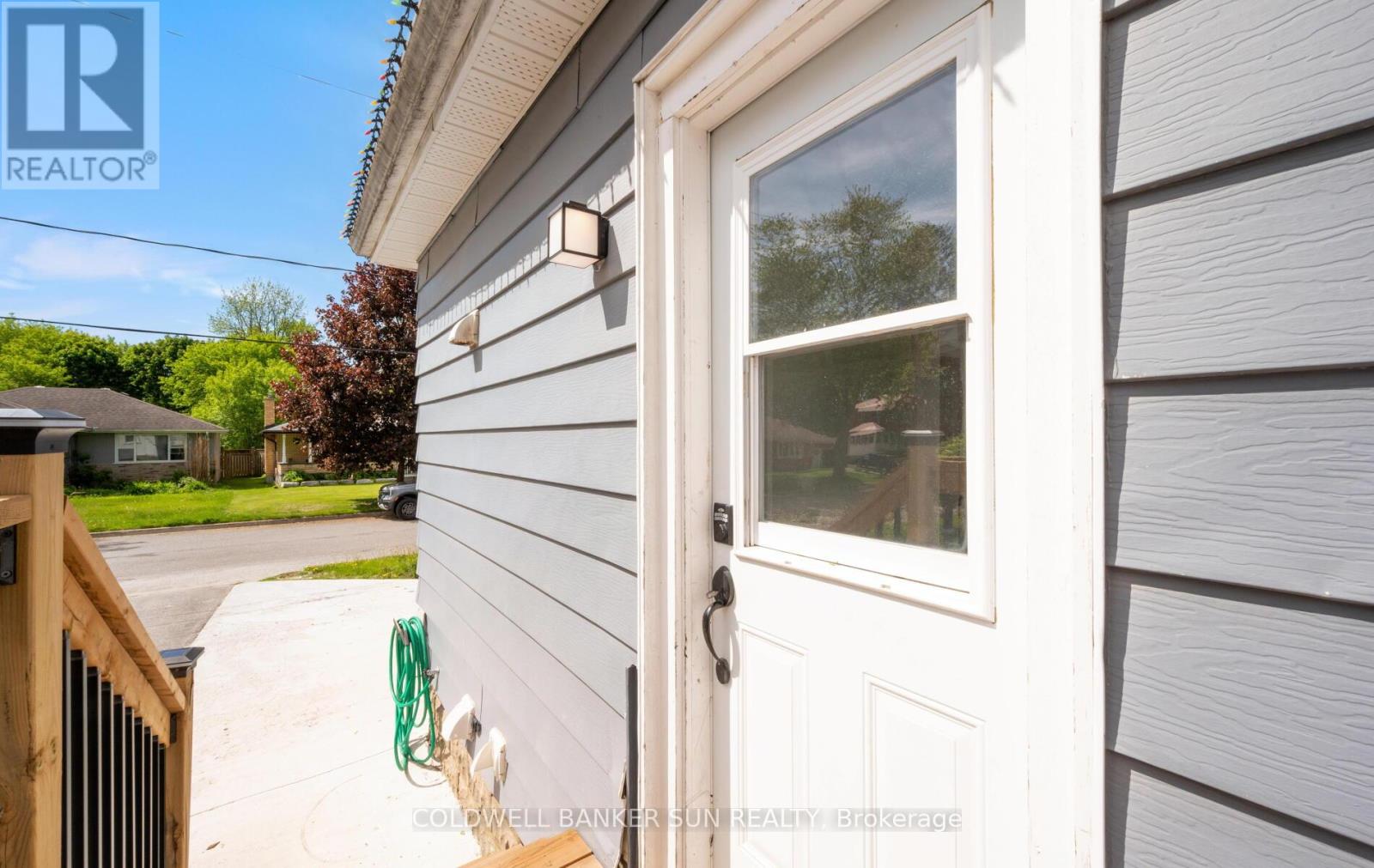 20 MAPLE LANE - 24