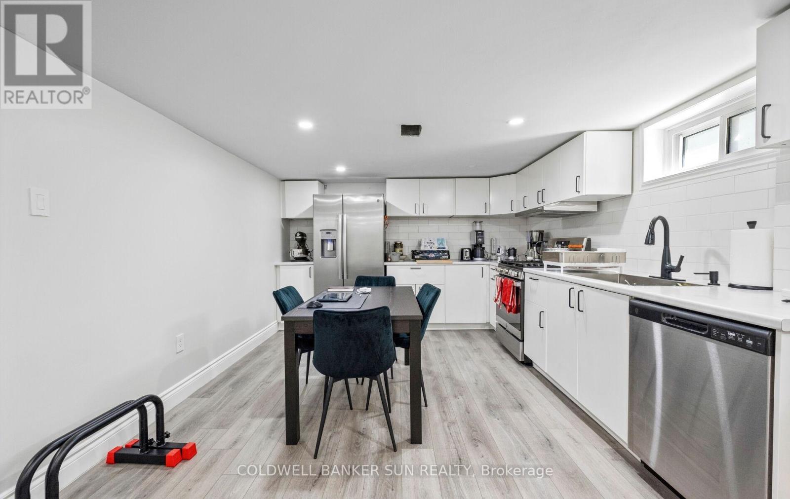 20 MAPLE LANE - 35