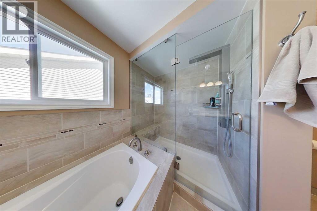 44 Coach Manor Rise SW - 12