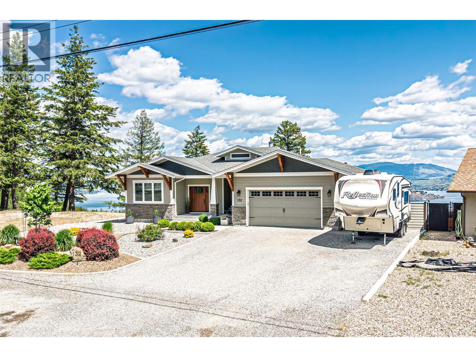 132 Crown Crescent - main photo