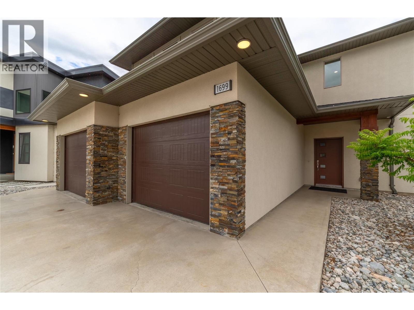 1699 Treffry Place, Summerland
