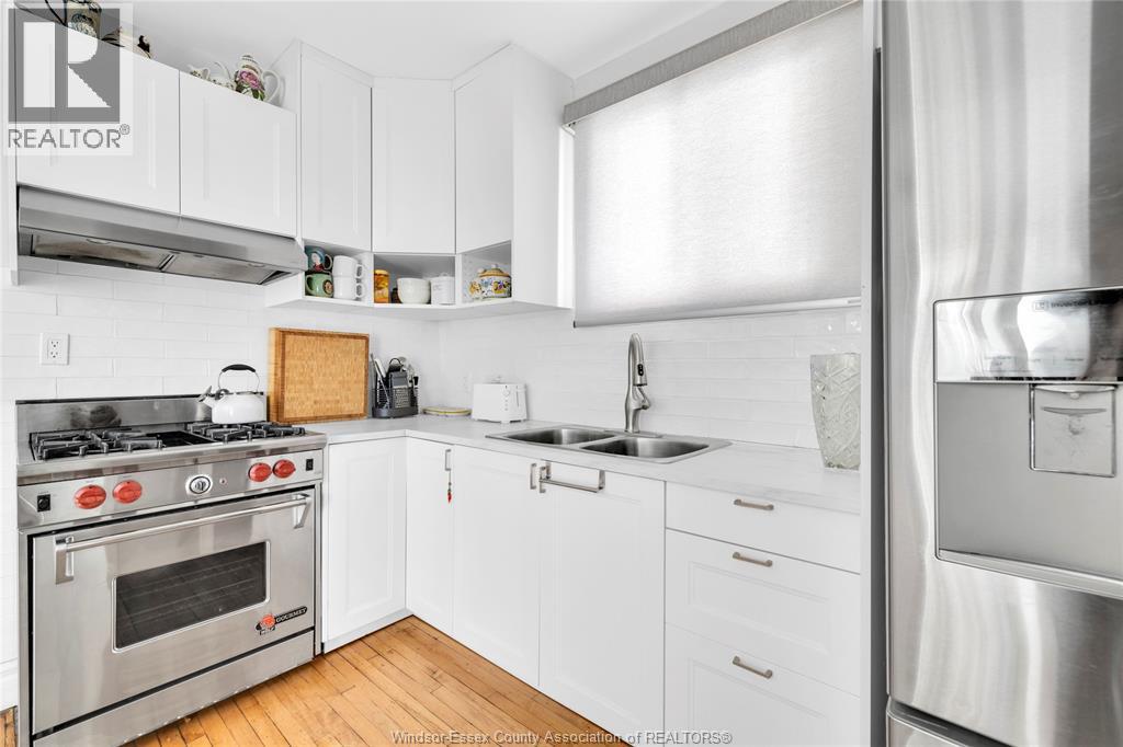 712 GLADSTONE - 12