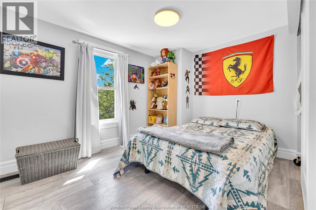 712 GLADSTONE - 16