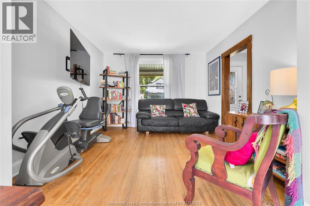712 GLADSTONE - 15