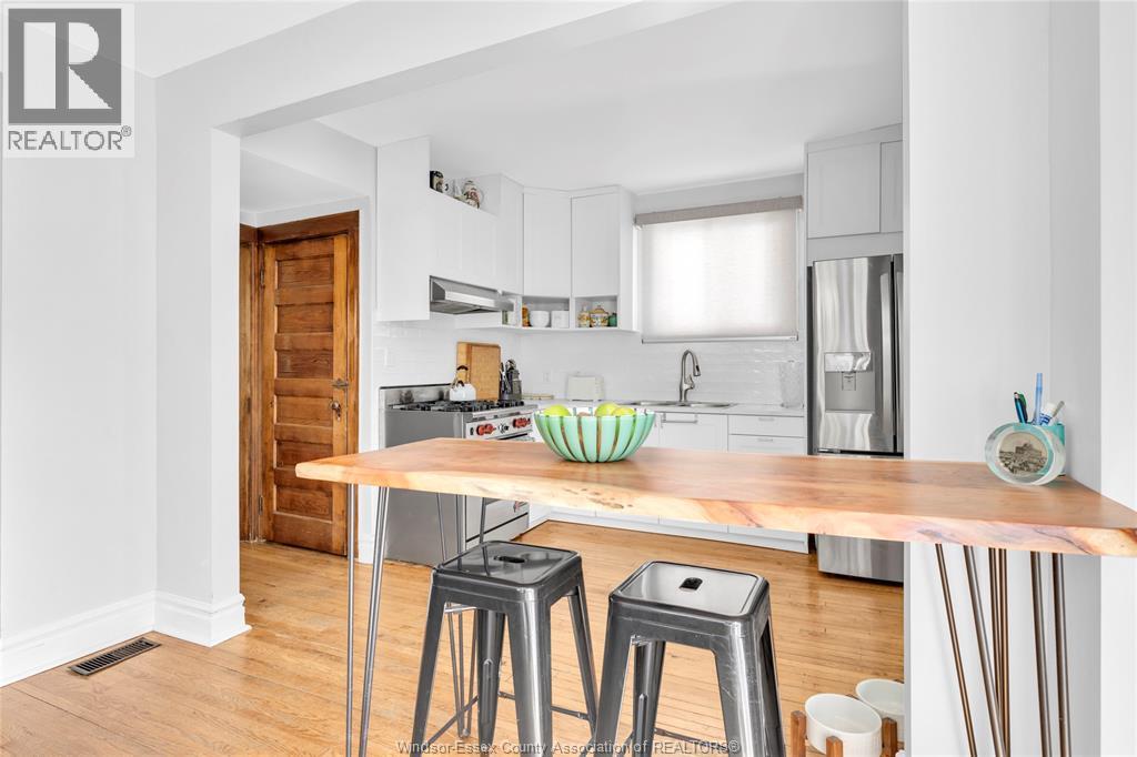 712 GLADSTONE - 10