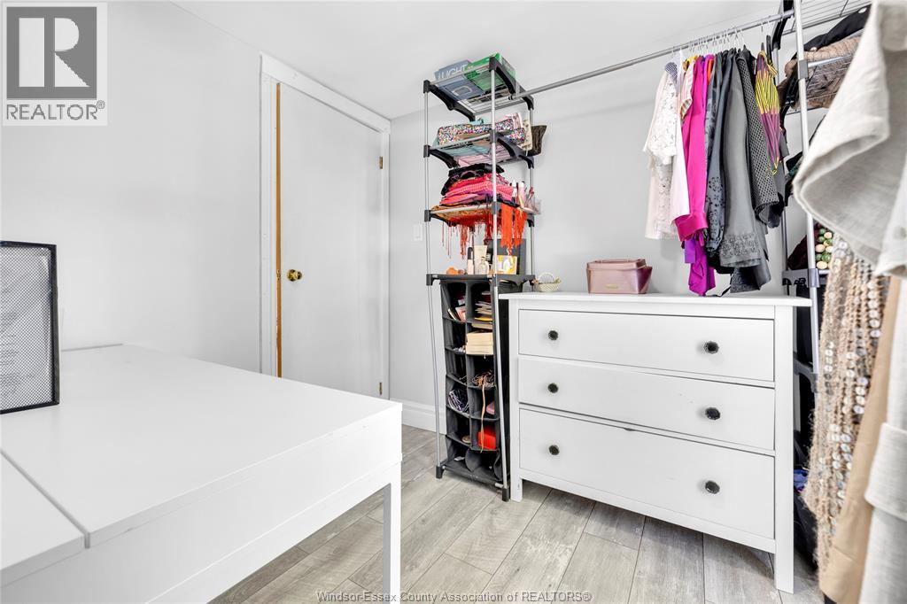 712 GLADSTONE - 22
