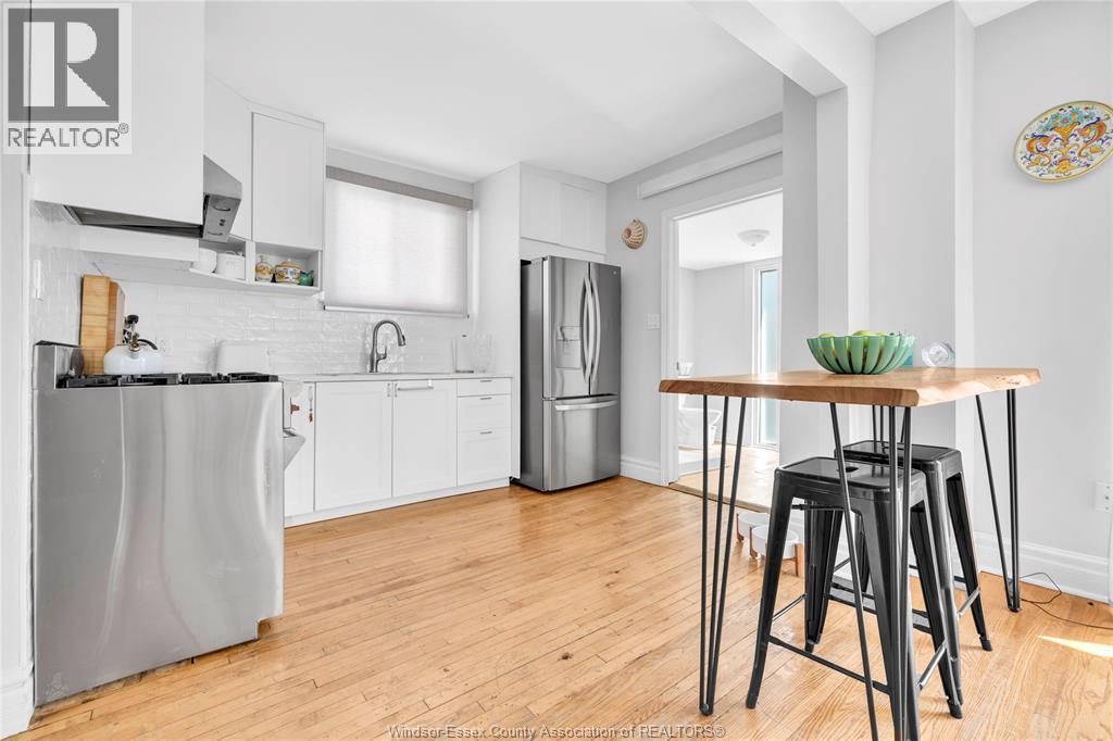 712 GLADSTONE - 11