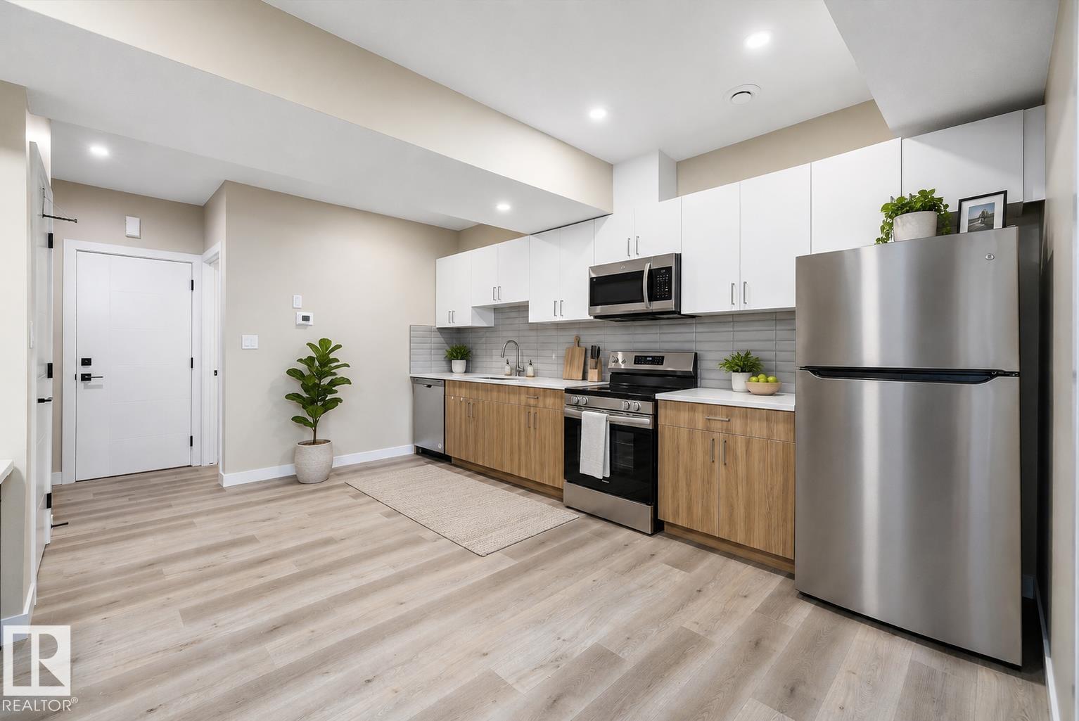7208 78 AV NW - 22