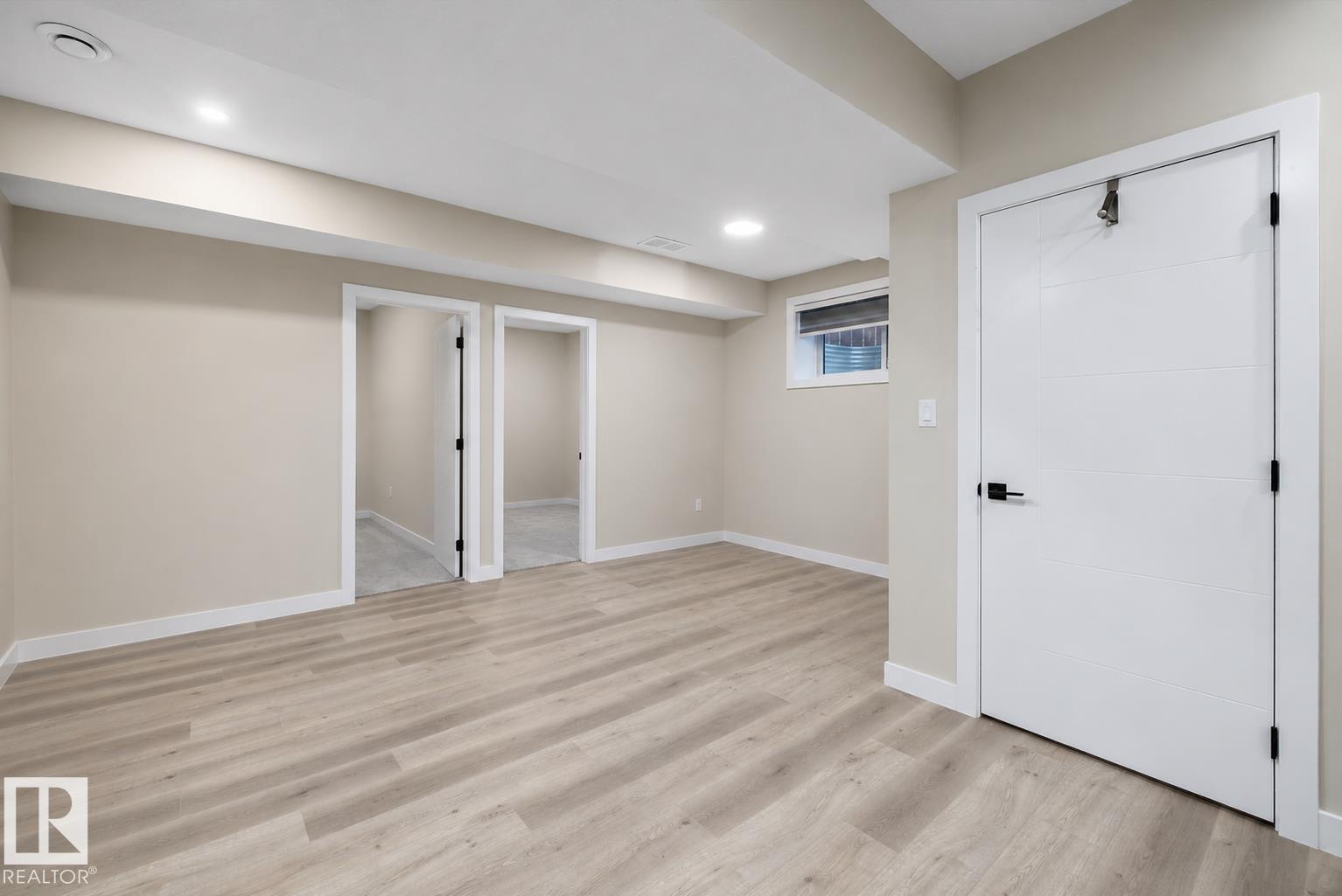 7208 78 AV NW - 26