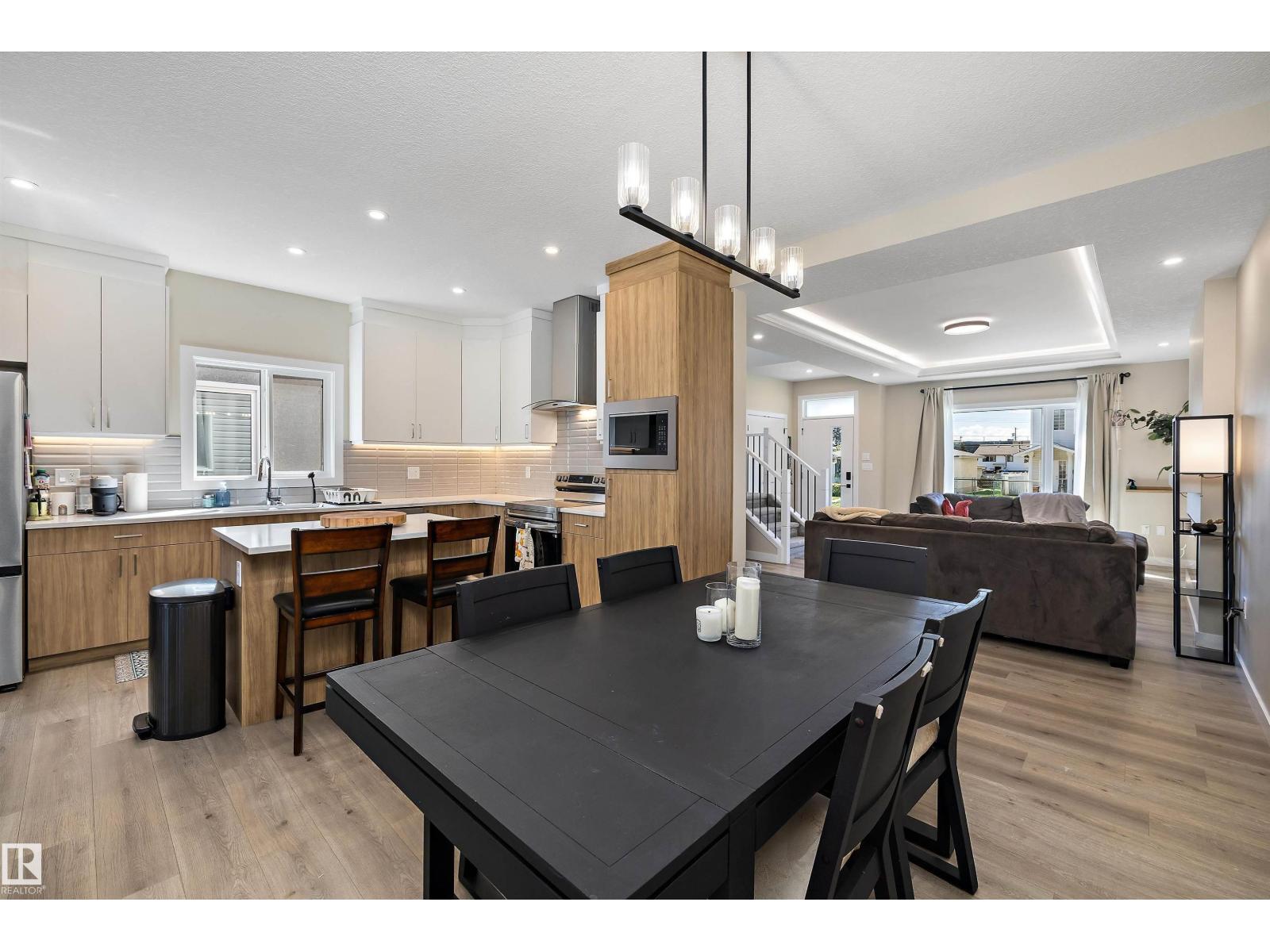 7208 78 AV NW - 10