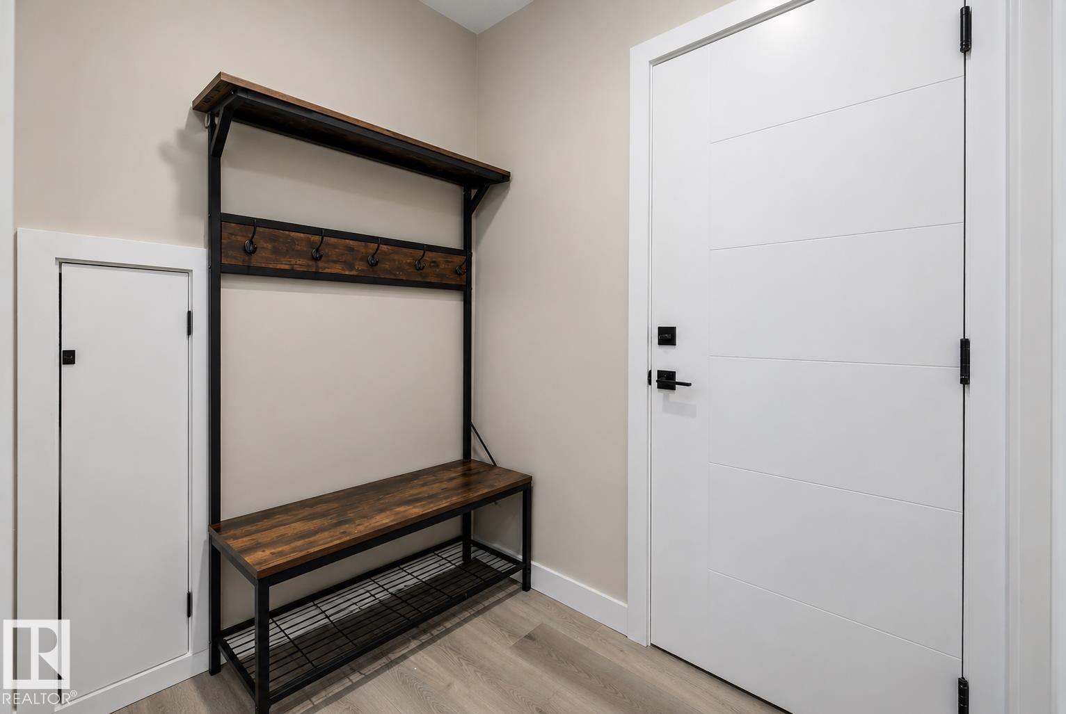 7208 78 AV NW - 20