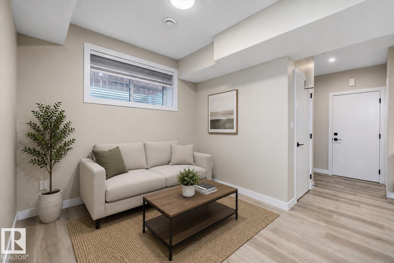 7208 78 AV NW - 29