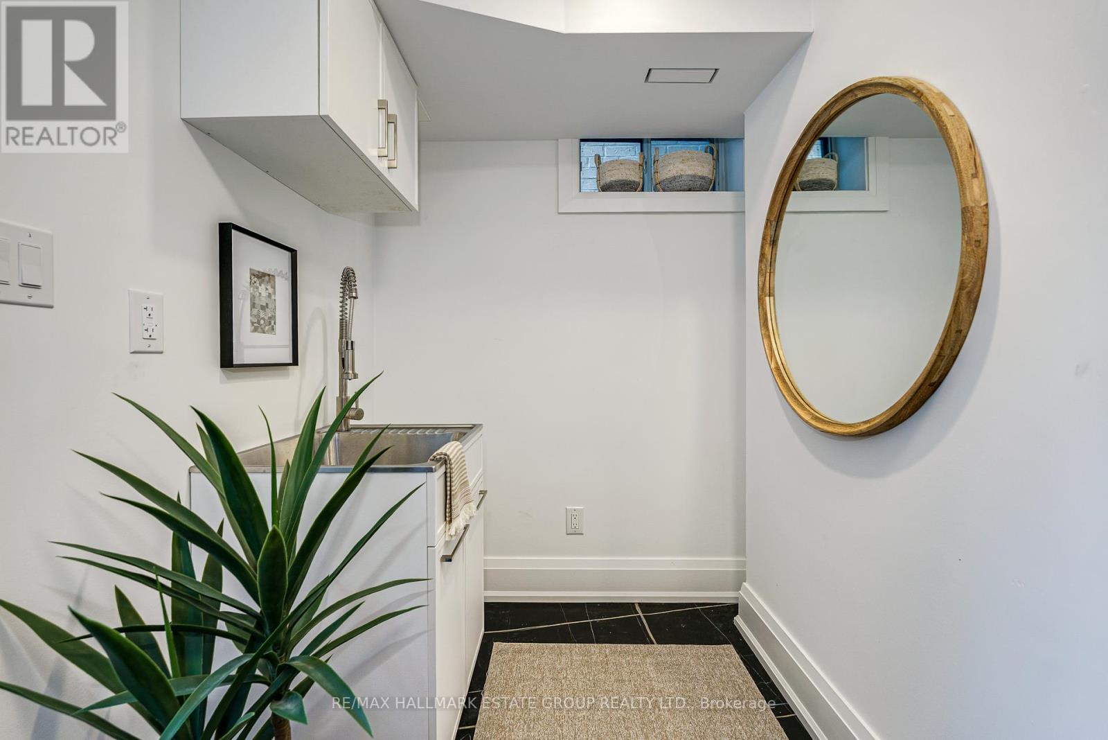 54 SPROAT AVENUE - 44
