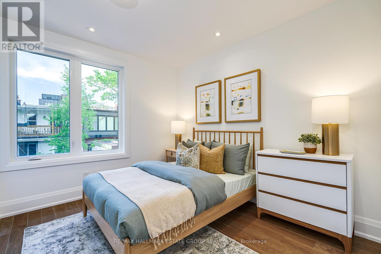 54 SPROAT AVENUE - 32