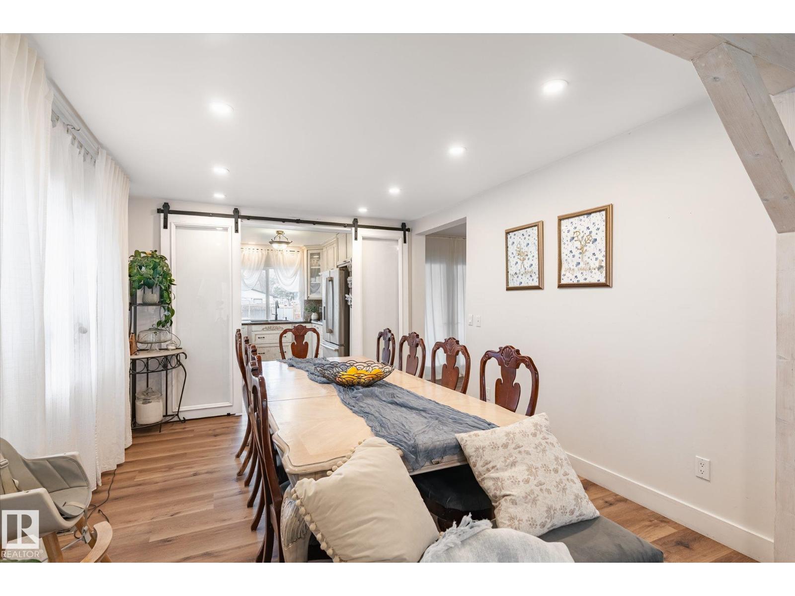 5016 44 Ave - 6