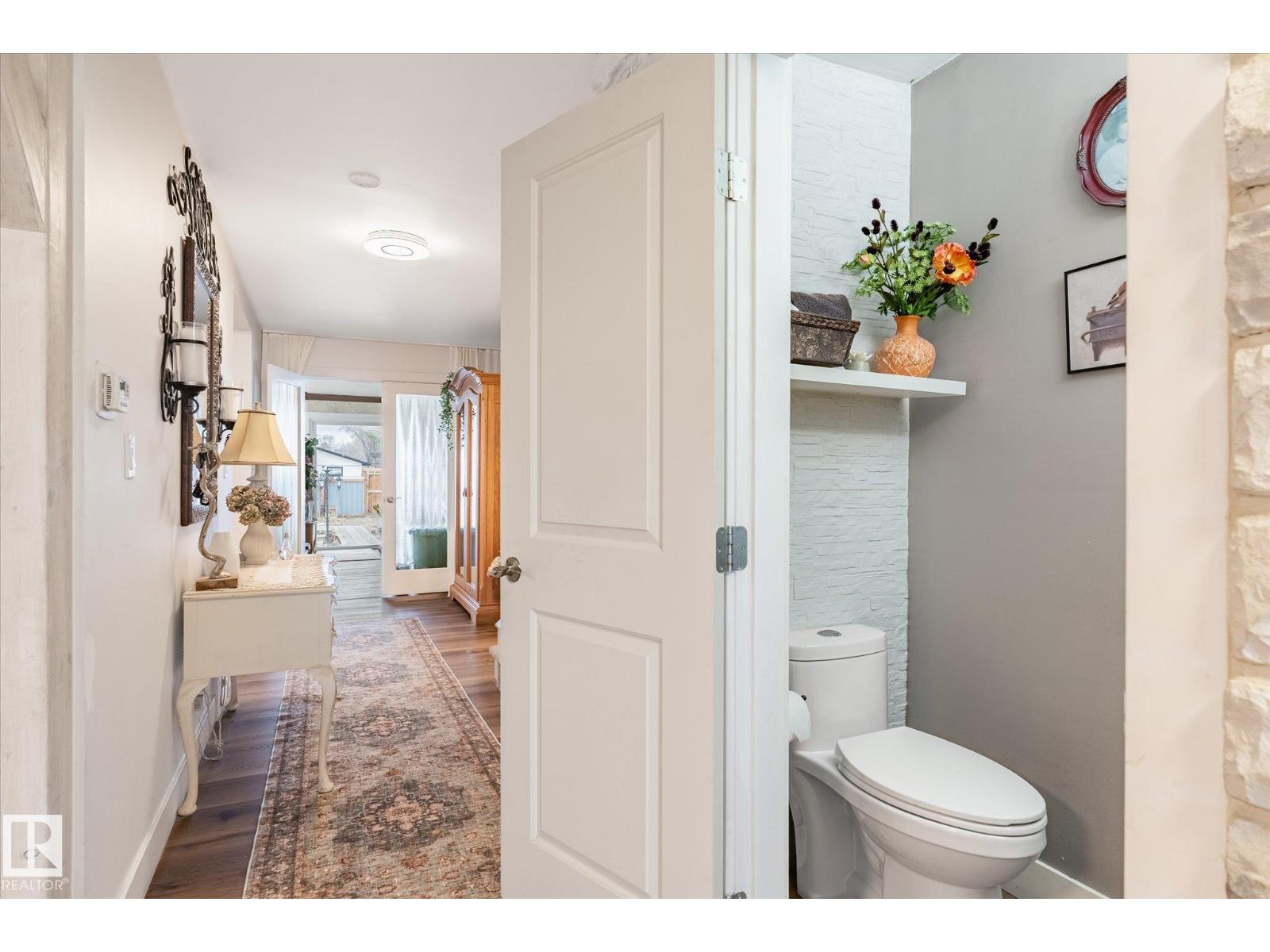 5016 44 Ave - 17