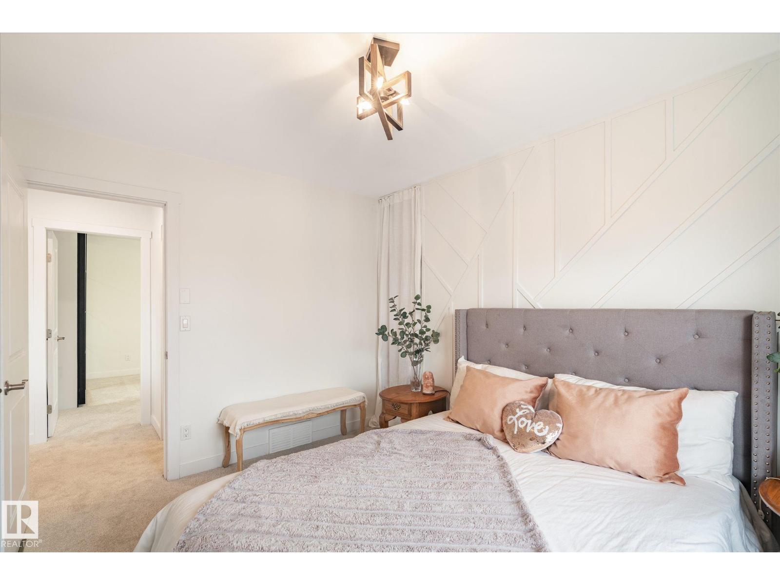 5016 44 Ave - 25