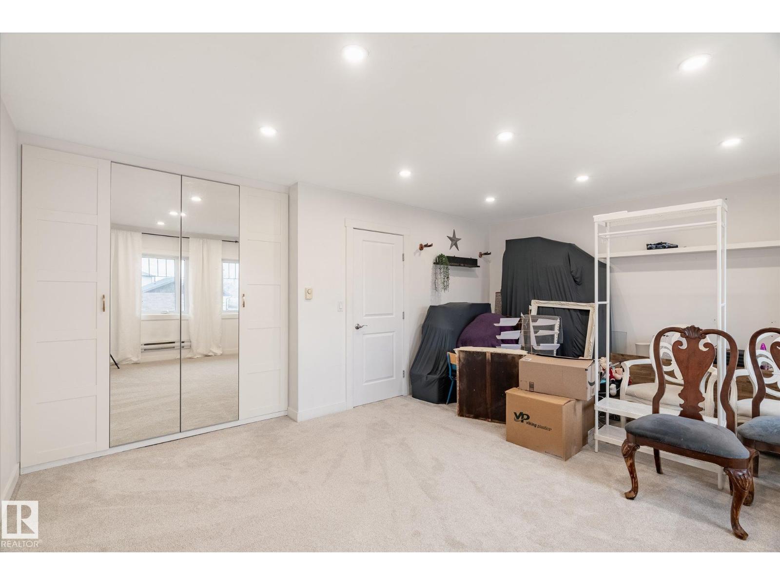 5016 44 Ave - 33