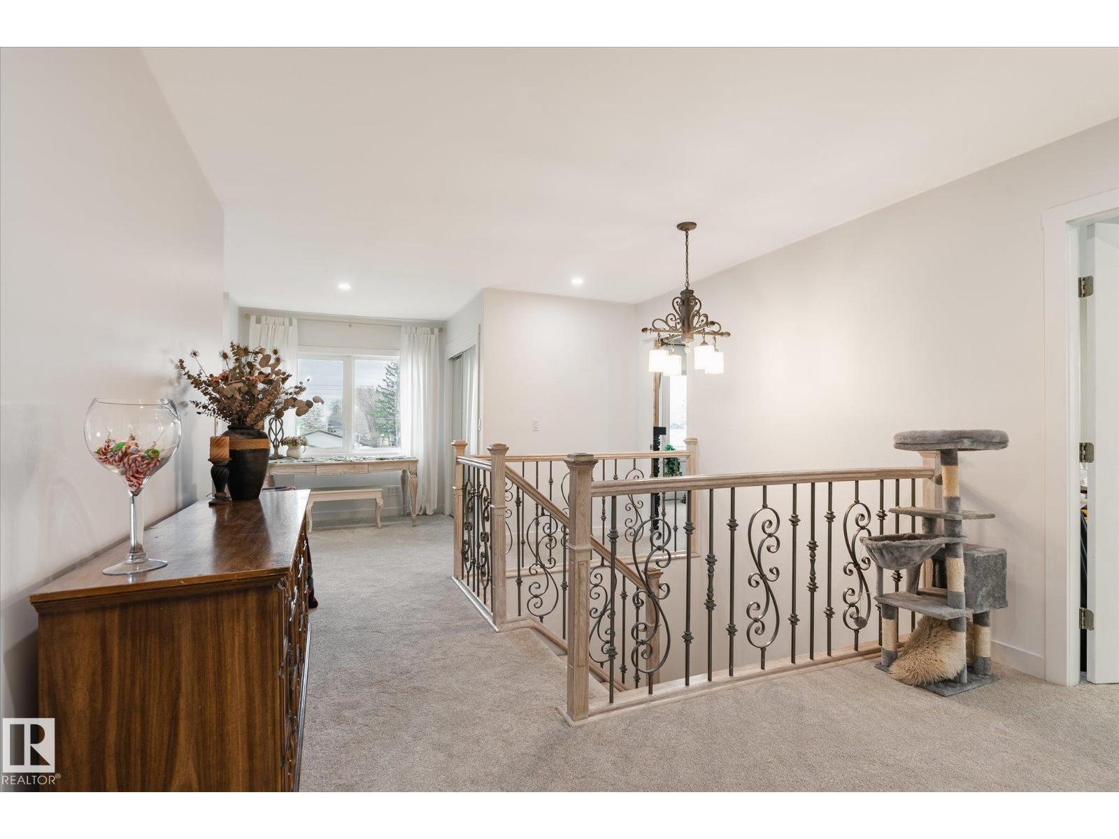 5016 44 Ave - 21