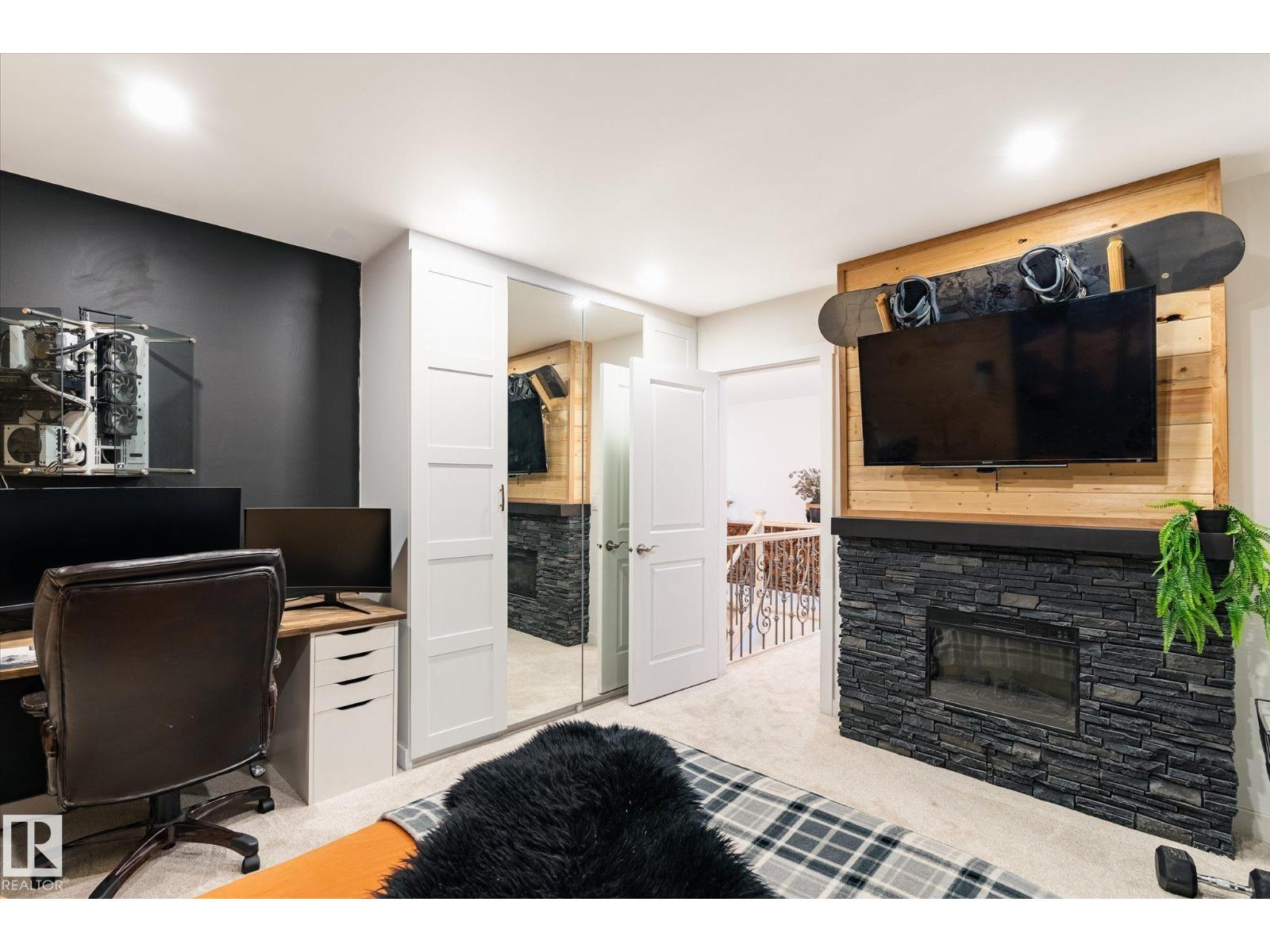 5016 44 Ave - 23