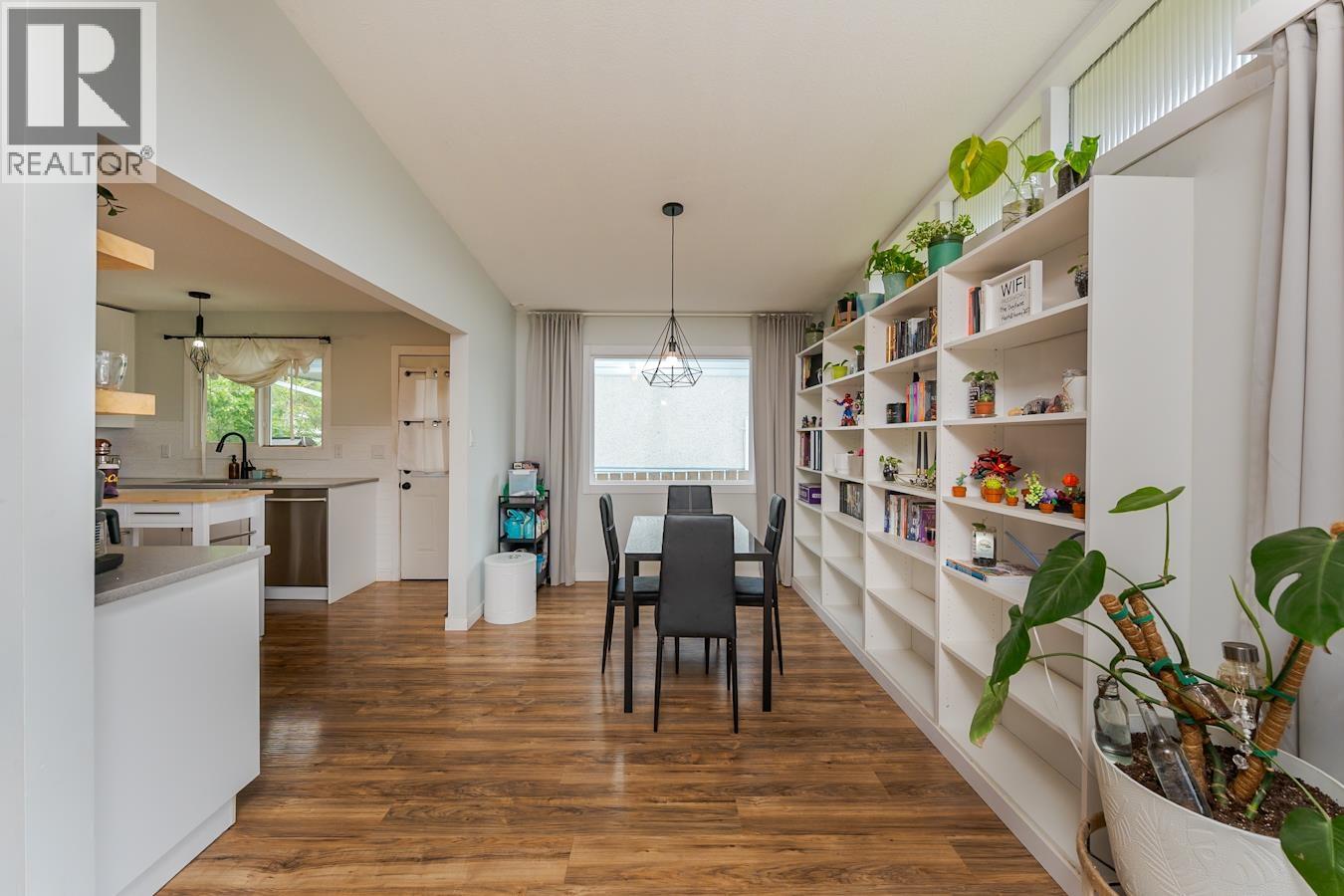 Photo 8 of 33 — 207 N OGILVIE STREET · Prince George, BC