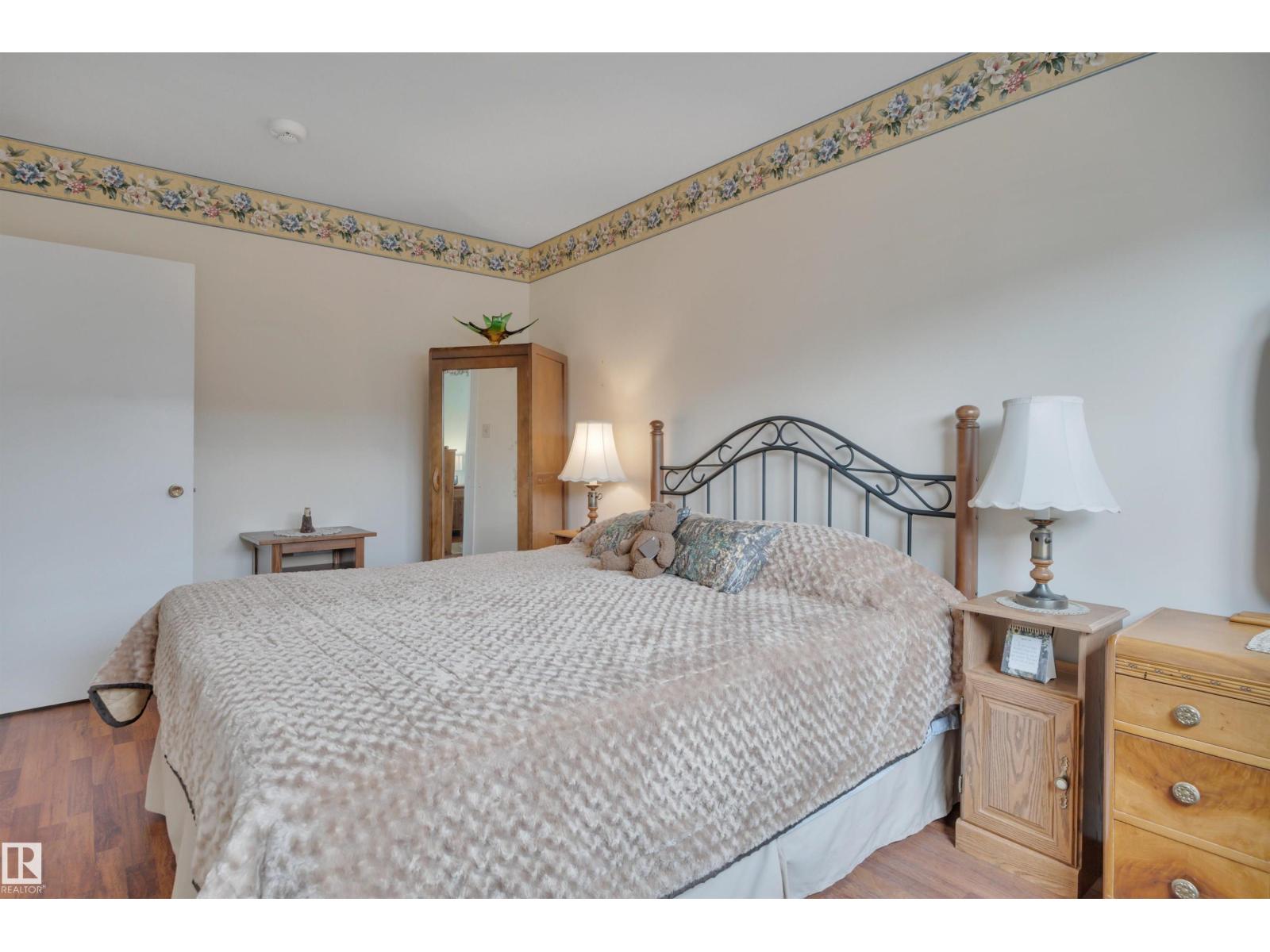 12717 91 ST NW - 22