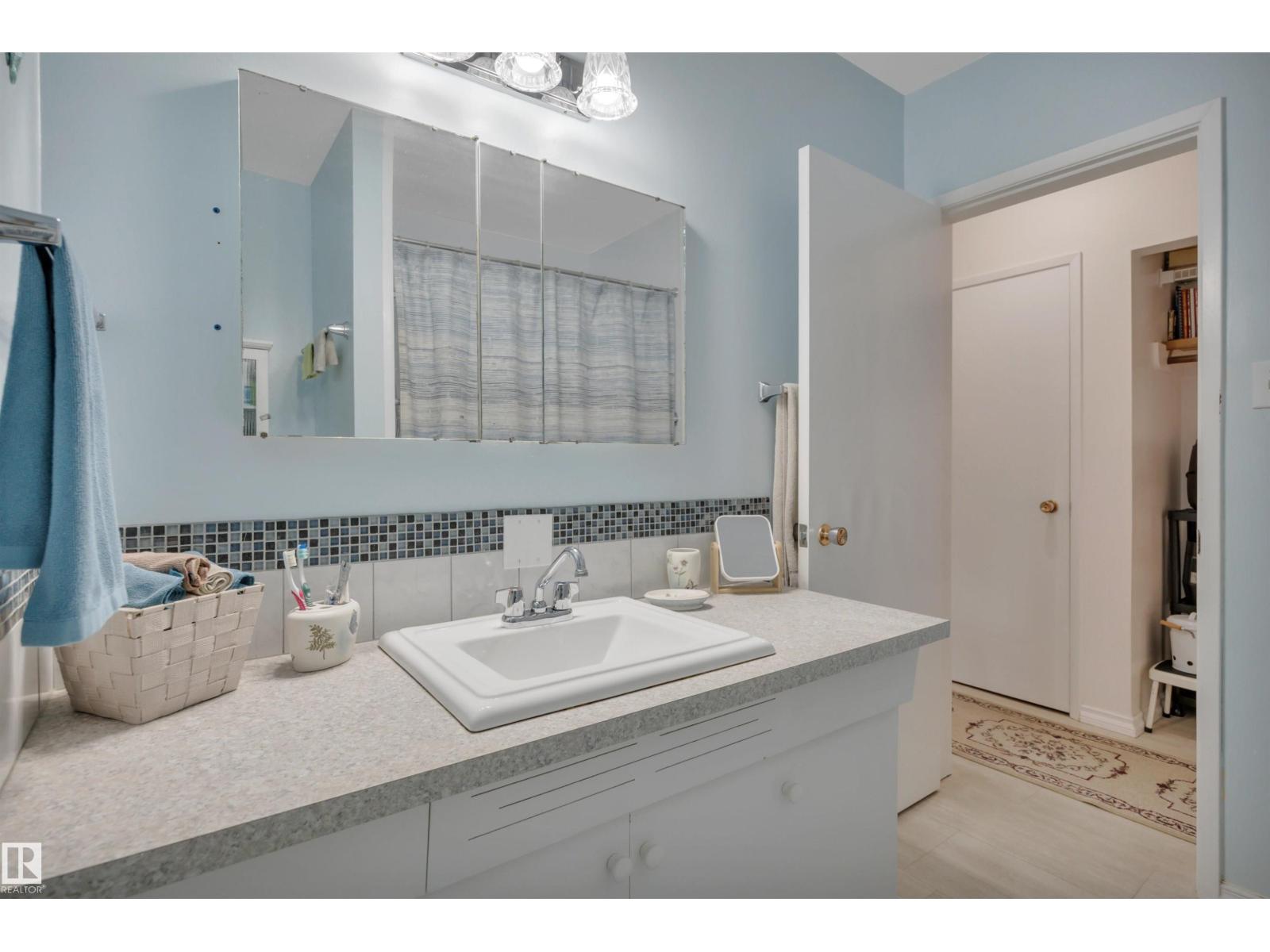 12717 91 ST NW - 24